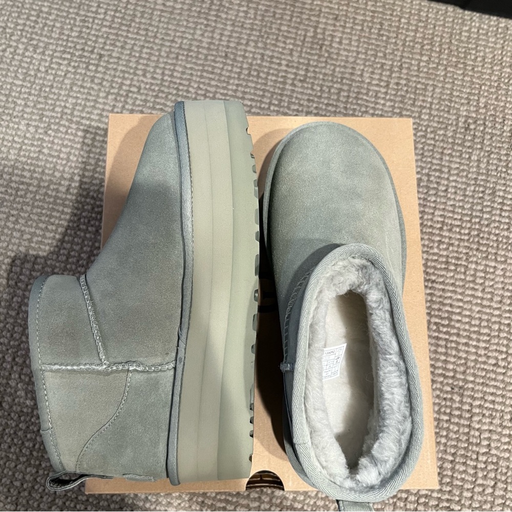 WOMENS UGG CLASSIC ULTRA MINI PLATFORM BOOTS SIZE  9 COLOR SHADED CLOVER NIB